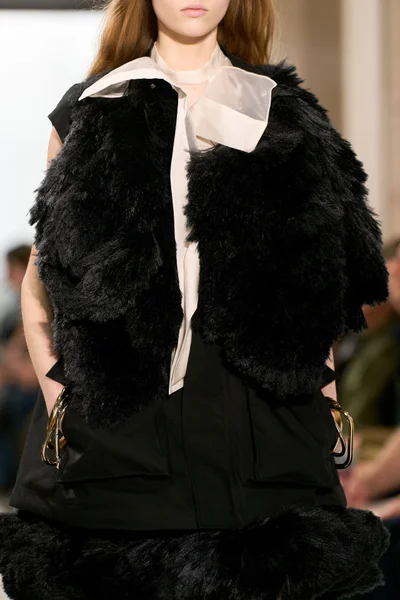 Look 93